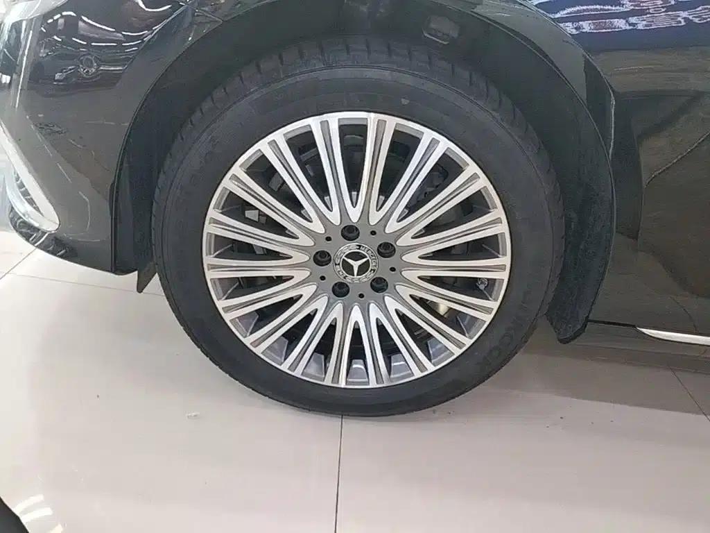 Mercedes-Benz E-Class 2022 Facelift III E 300 L Fashion Model — миниатюра 23