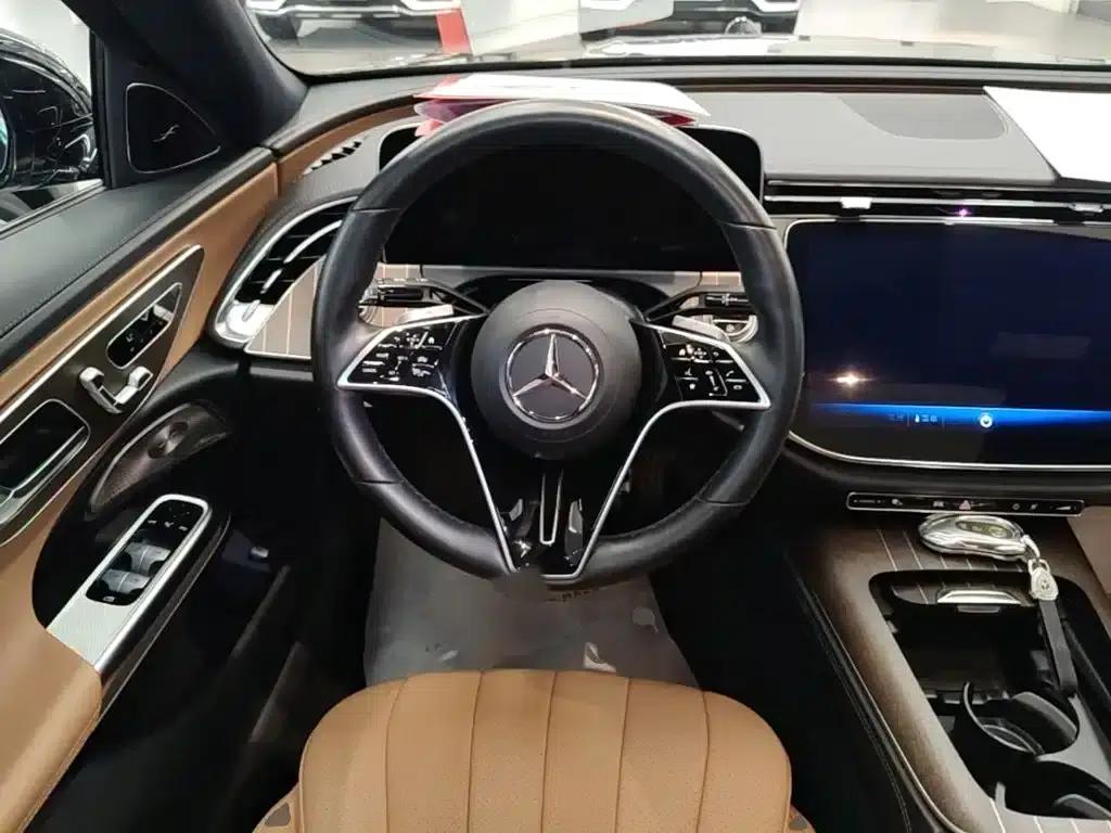 Mercedes-Benz E-Class 2024 E 300 L Fashion Edition — миниатюра 17