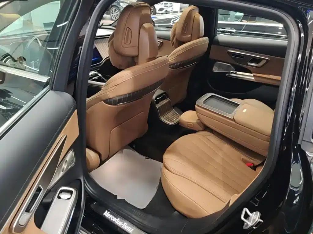 Mercedes-Benz E-Class 2024 E 300 L Fashion Edition — миниатюра 24