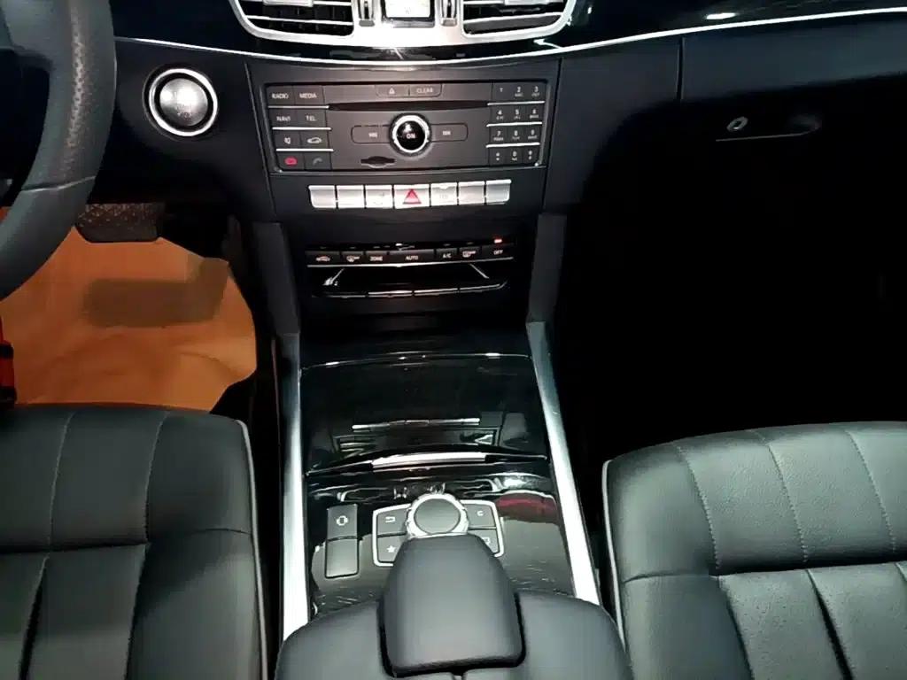 2015 Mercedes-Benz E-Class Facelift E 260 L Sport — миниатюра 14