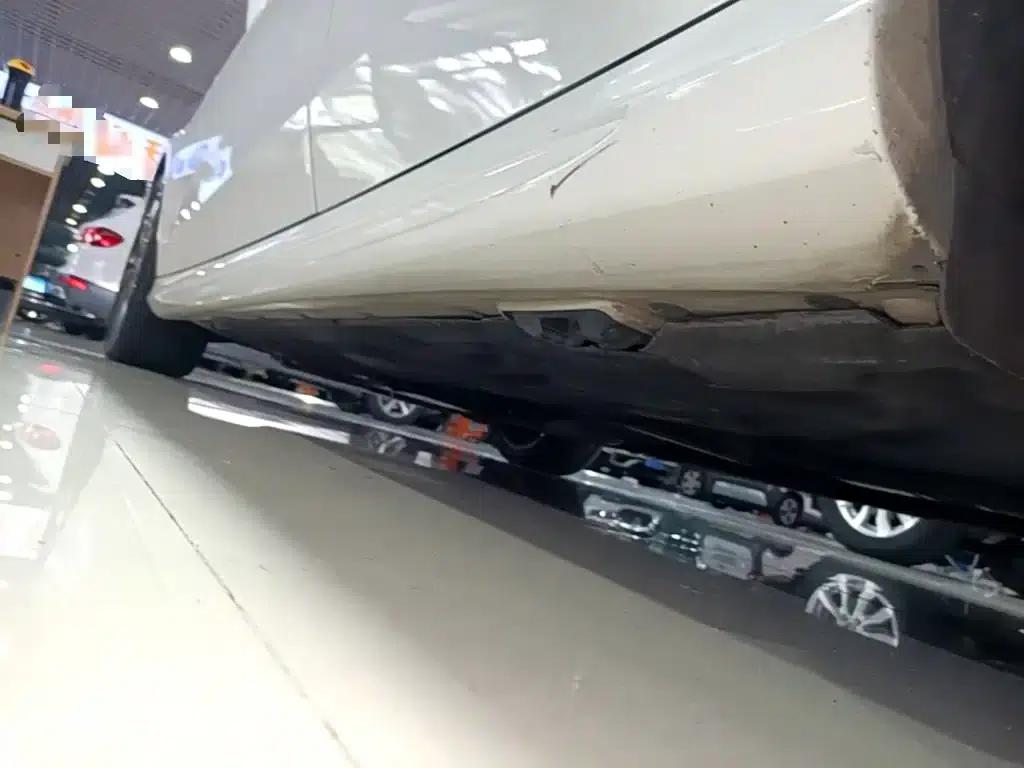 2015 Mercedes-Benz E-Class Facelift E 260 L Sport — миниатюра 22