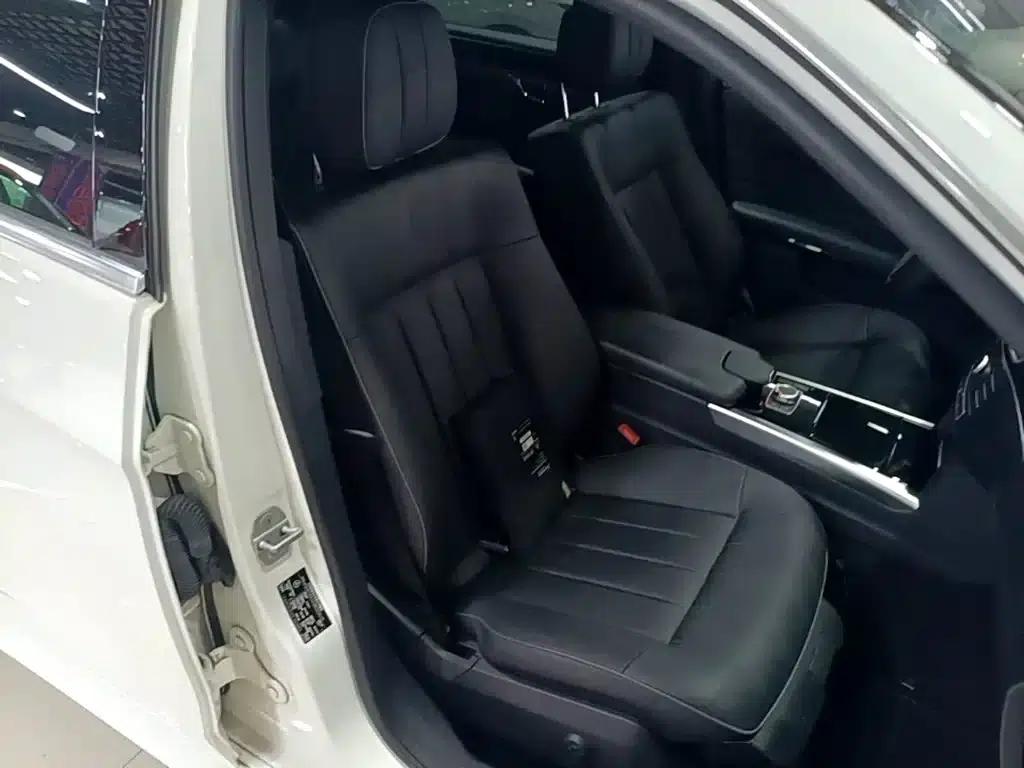 2015 Mercedes-Benz E-Class Facelift E 260 L Sport — миниатюра 25