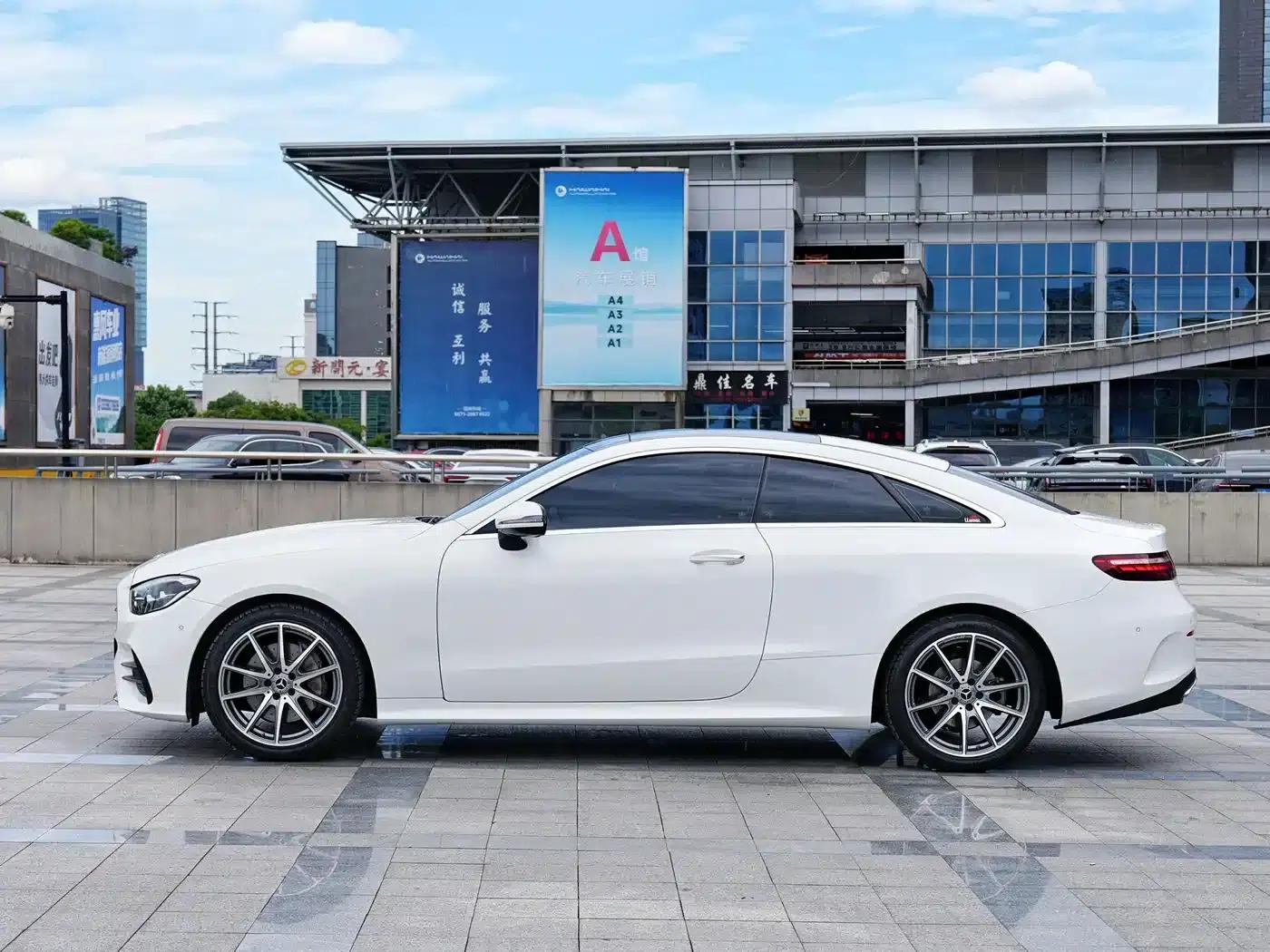 Mercedes-Benz E-Class (Imported) 2023 Facelift E 260 Coupe — миниатюра 3