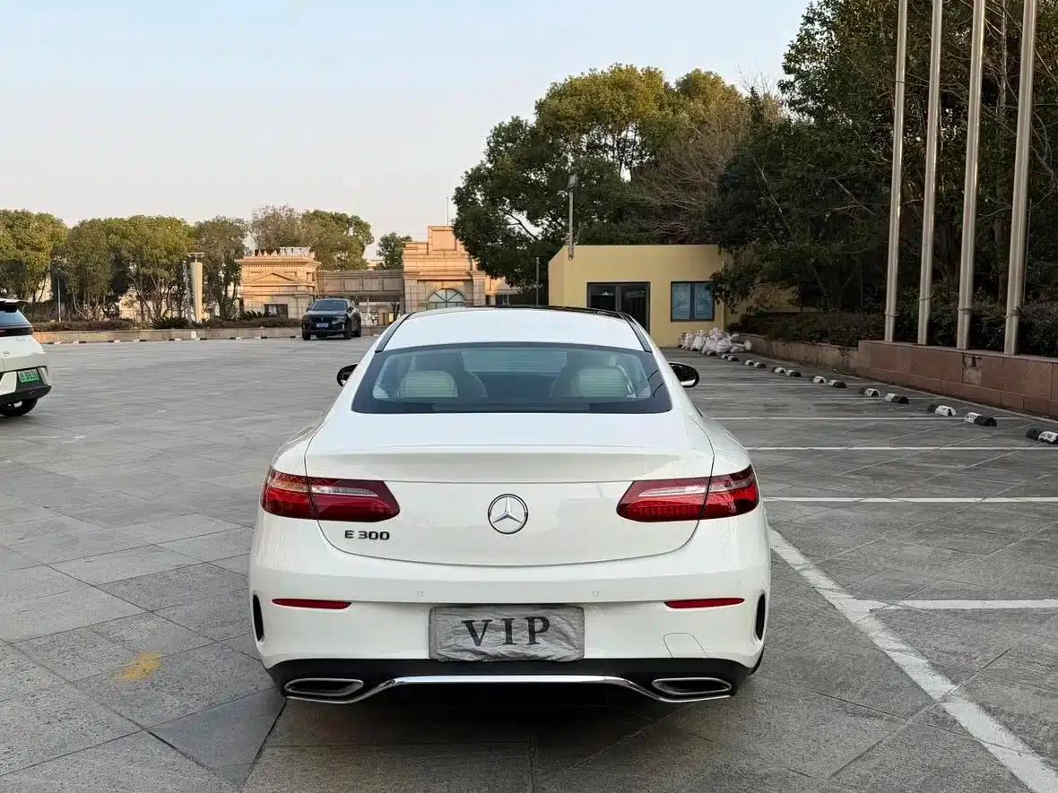 Imported Mercedes-Benz E-Class 2019 E 200 Coupe — миниатюра 15