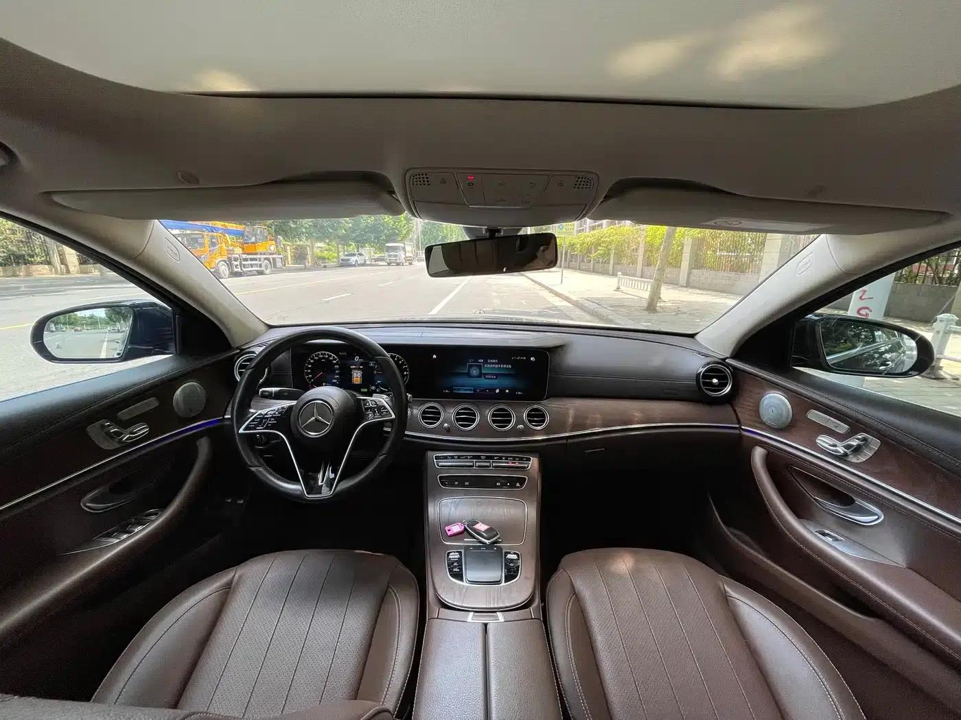 Mercedes-Benz E-Class PHEV 2023 E 350 e L Plug-in Hybrid Sedan — миниатюра 5