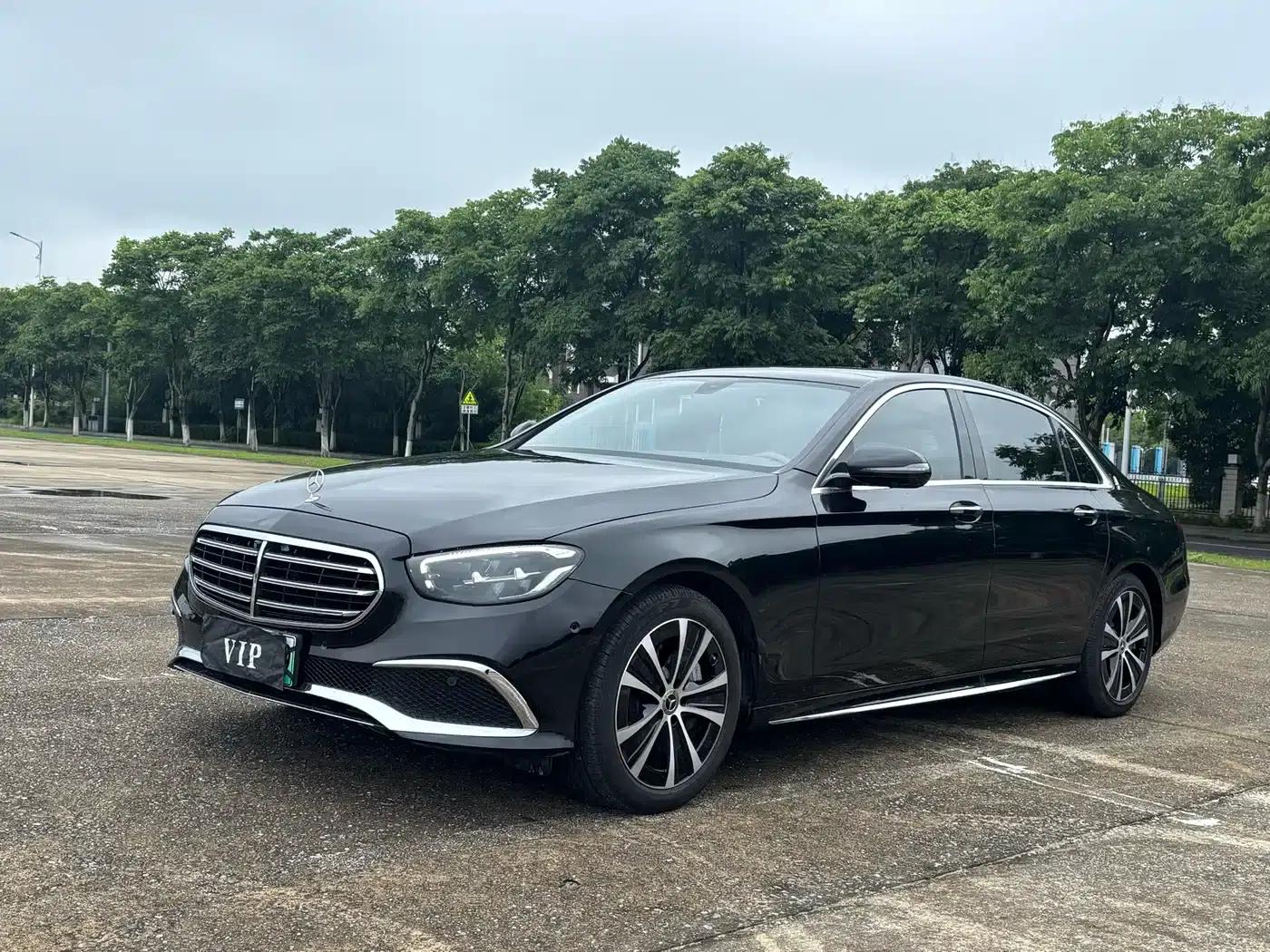 Mercedes-Benz E-Class PHEV 2023 E 350 e L Plug-in Hybrid Sedan — миниатюра 1