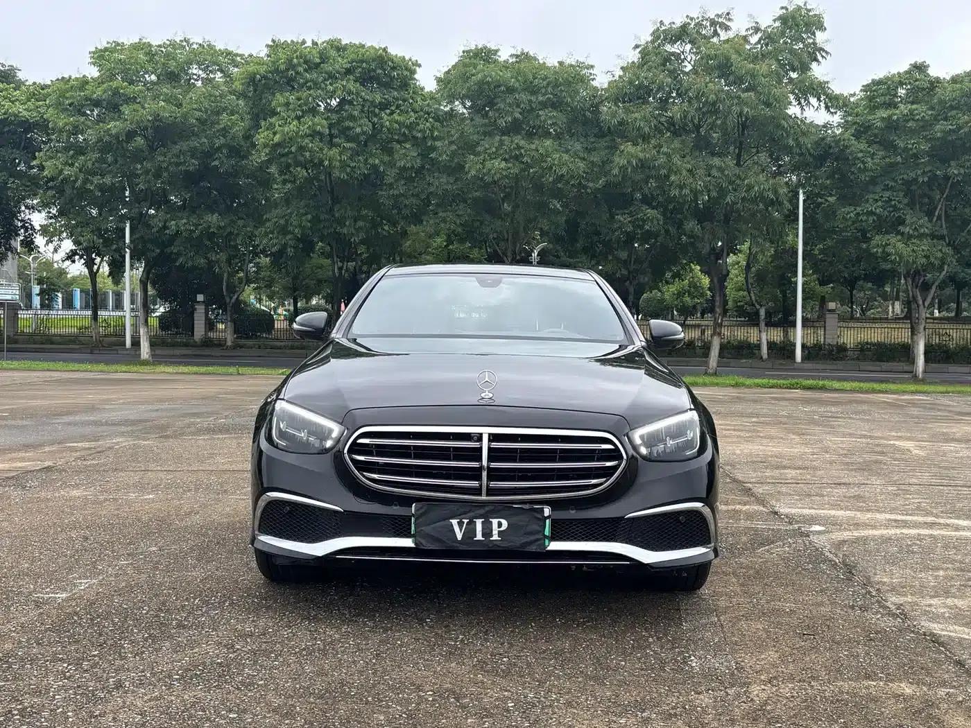 Mercedes-Benz E-Class PHEV 2023 E 350 e L Plug-in Hybrid Sedan — миниатюра 2