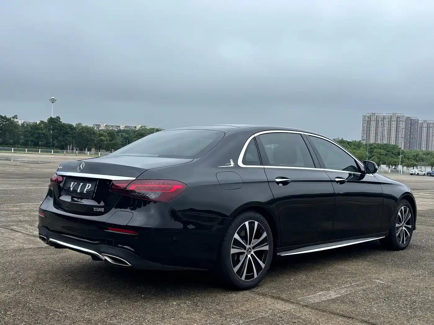 Mercedes-Benz E-Class PHEV 2023 E 350 e L Plug-in Hybrid Sedan — миниатюра 5