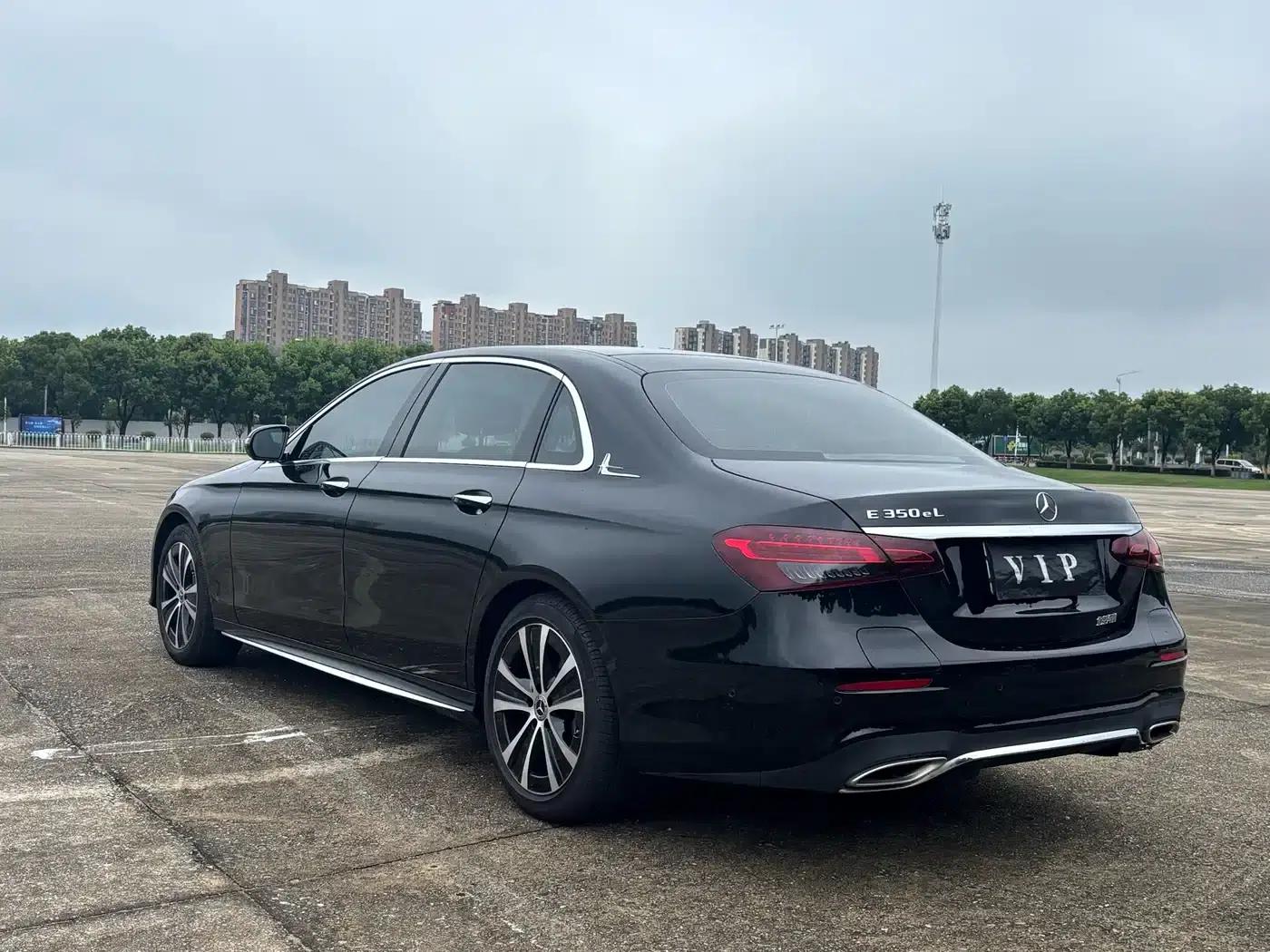 Mercedes-Benz E-Class PHEV 2023 E 350 e L Plug-in Hybrid Sedan — миниатюра 7