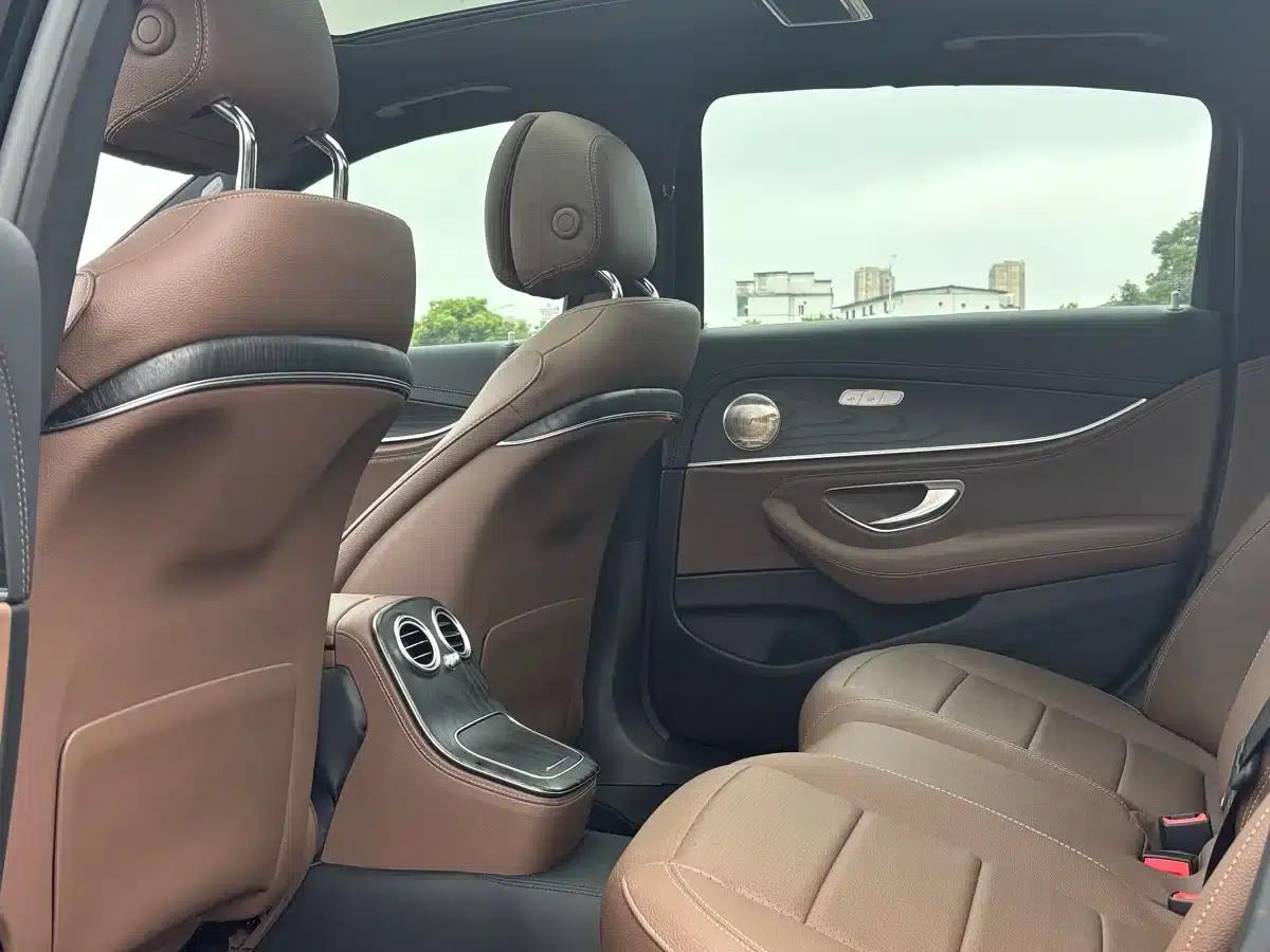 Mercedes-Benz E-Class PHEV 2023 E 350 e L Plug-in Hybrid Sedan — миниатюра 9