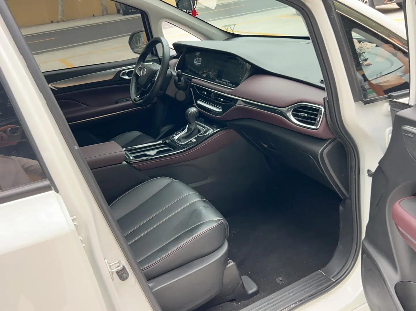 GAC Trumpchi M6 2023 PRO 270T DCT Luxury Edition — миниатюра 24