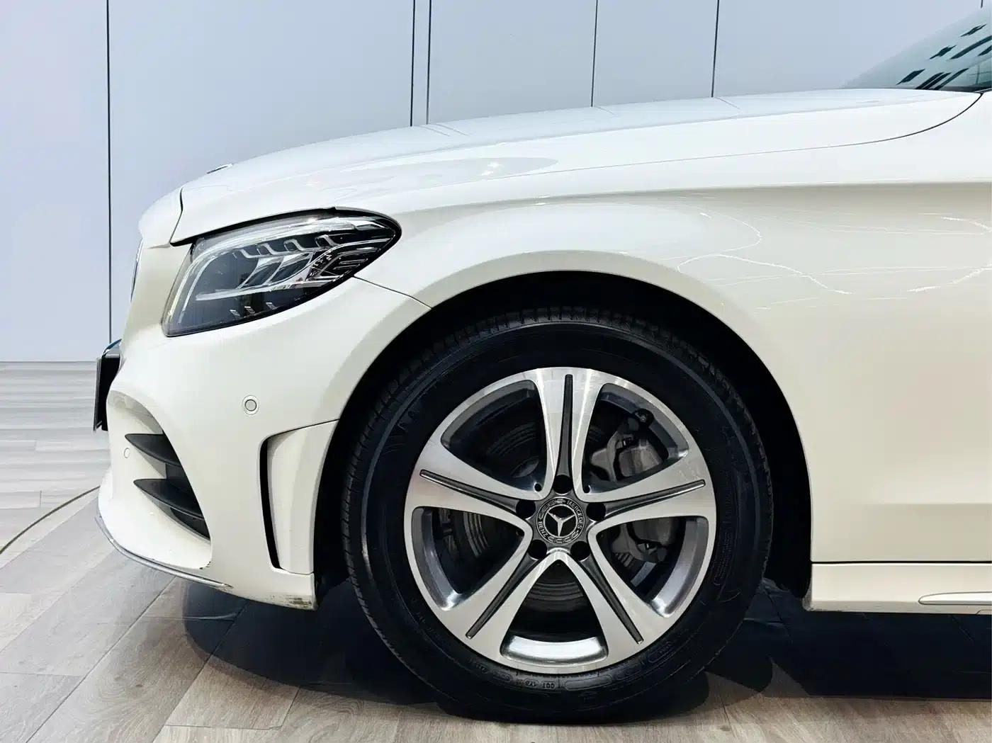2020 Mercedes-Benz C-Class C 260 L Sport Edition — миниатюра 27