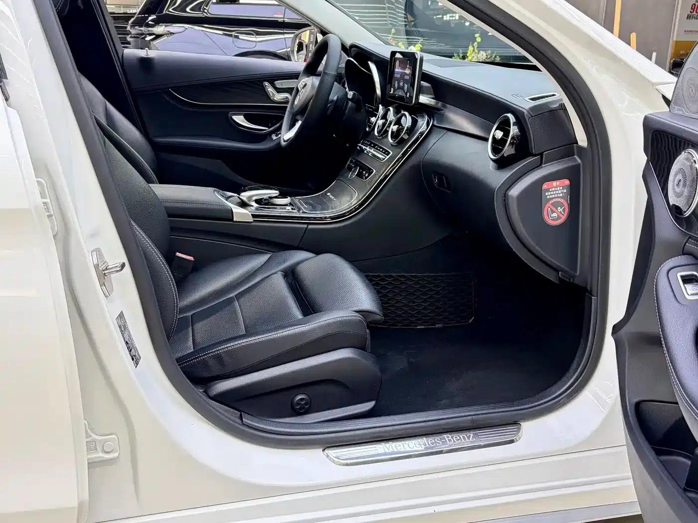 2016 Mercedes-Benz C-Class C 200 L Sport — миниатюра 14