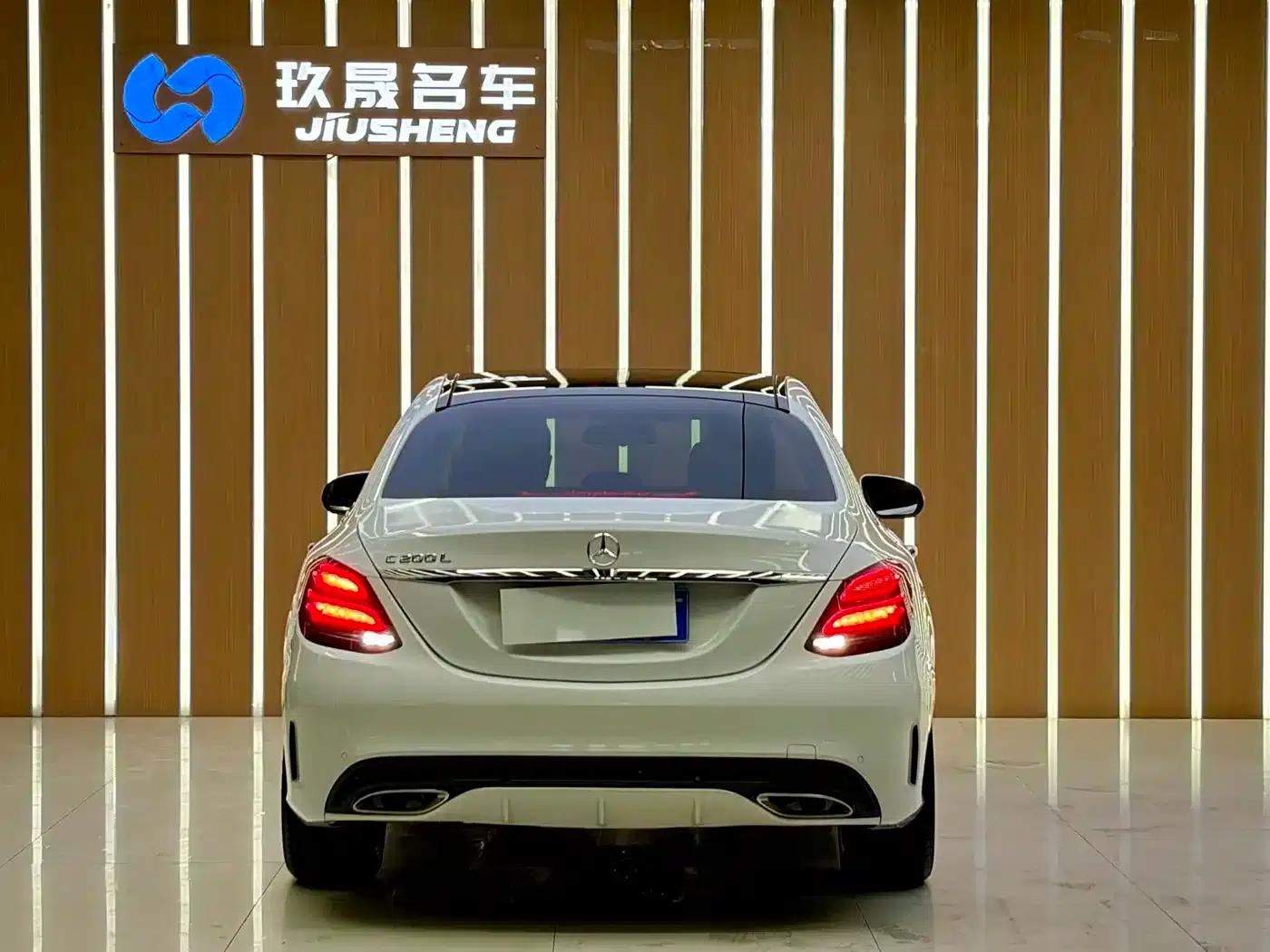 2016 Mercedes-Benz C-Class C 200 L Sport — миниатюра 10