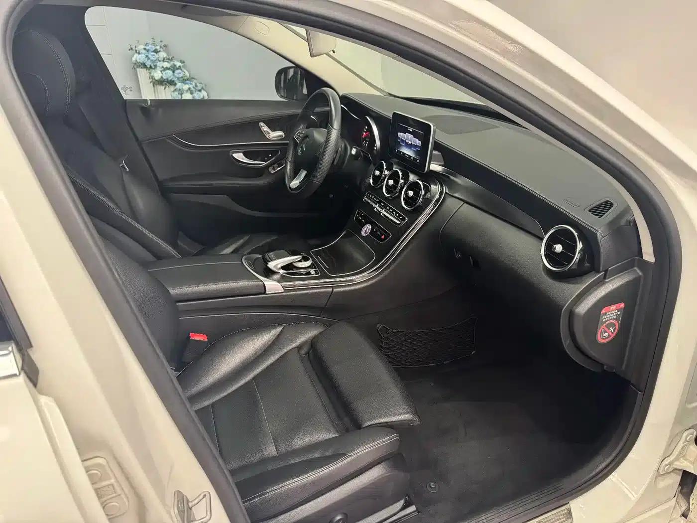 2015 Mercedes-Benz C-Class C 200 L 4MATIC — миниатюра 17