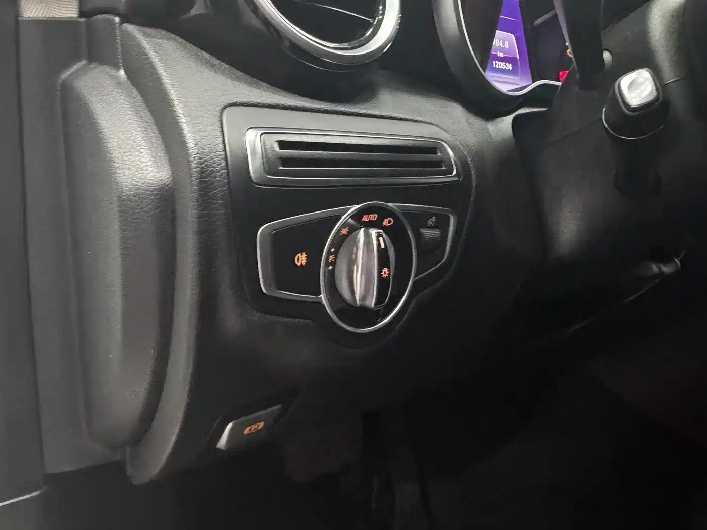 2015 Mercedes-Benz C-Class C 200 L 4MATIC — миниатюра 10