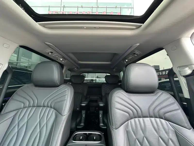 Trumpchi M8 2024 Master Series 2.0TGDI Supreme Edition — миниатюра 17