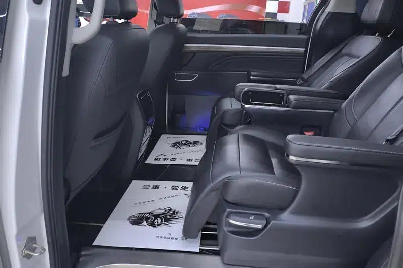Trumpchi M8 2021 Master Series 390T Supreme Edition — миниатюра 16