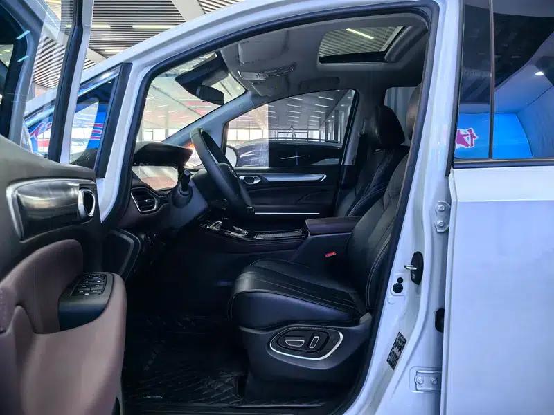 Trumpchi M6 2023 PRO 270T WDCT Luxury Edition — миниатюра 15
