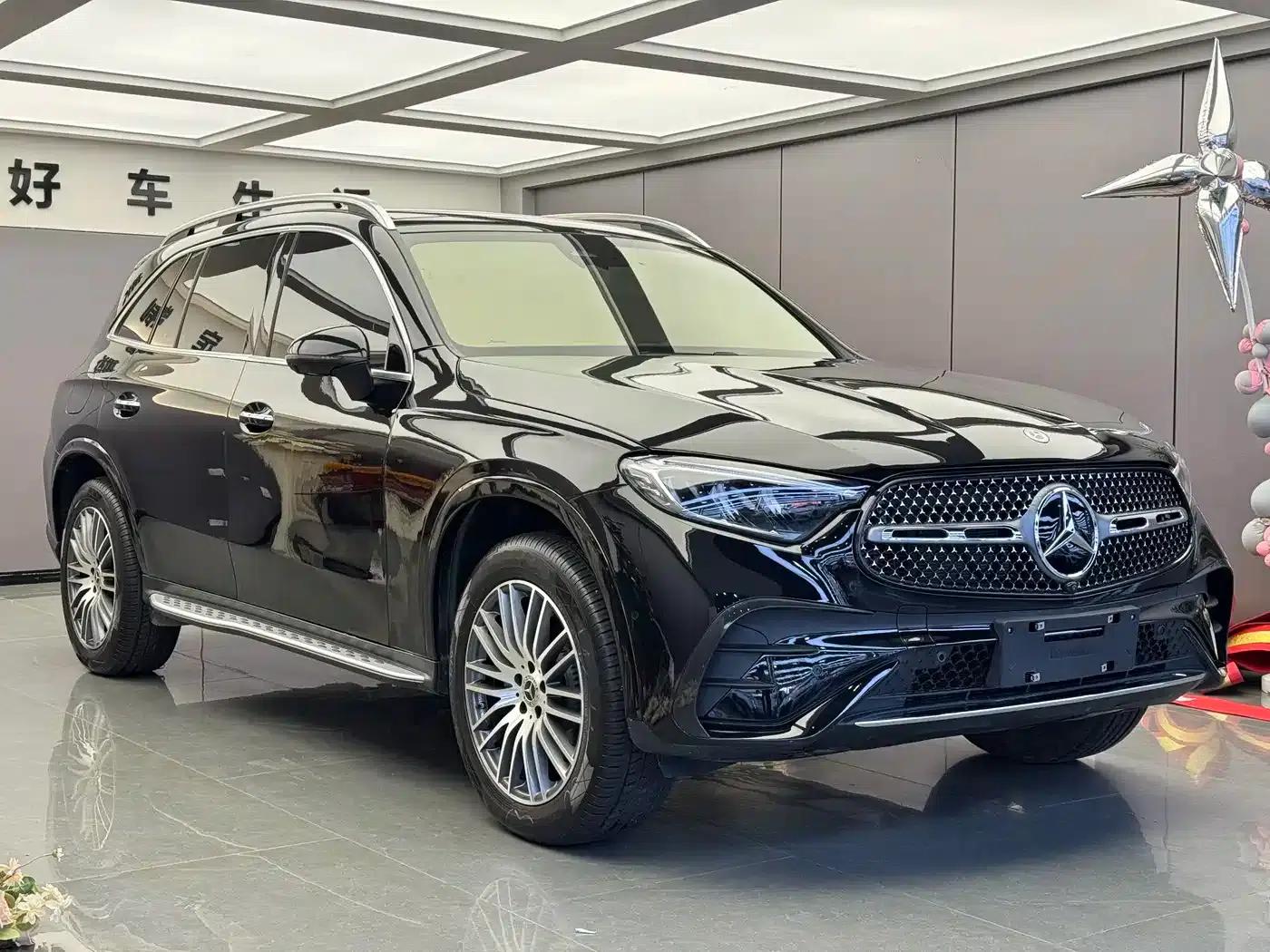 2025 Mercedes-Benz GLC 300 L 4MATIC Dynamic 5-seater — миниатюра 3