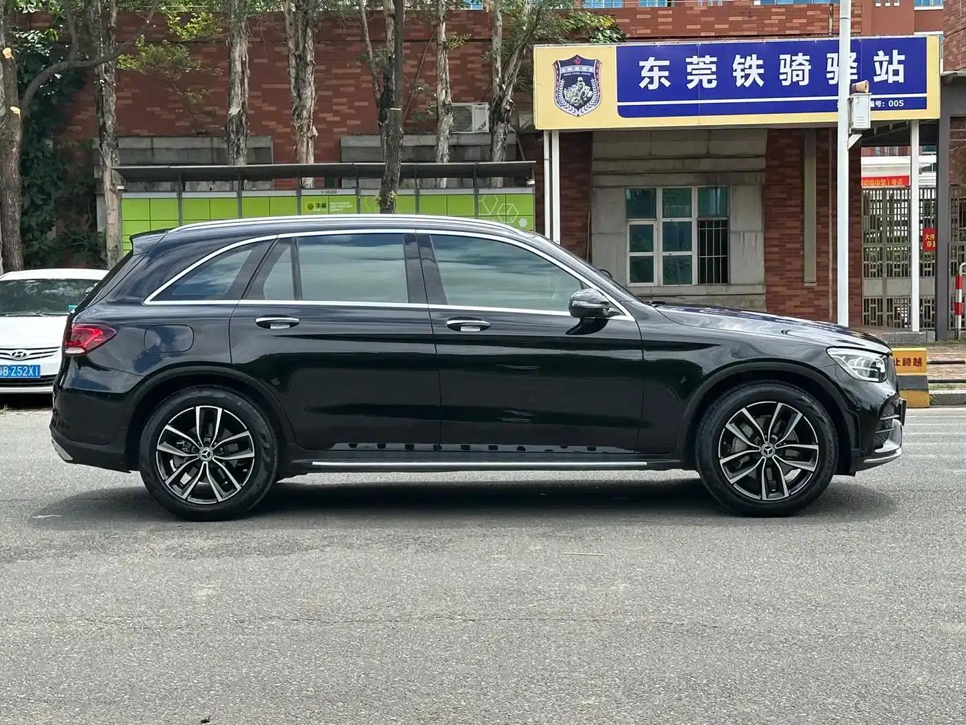2021 Mercedes-Benz GLC 300 L 4MATIC Dynamic — миниатюра 17