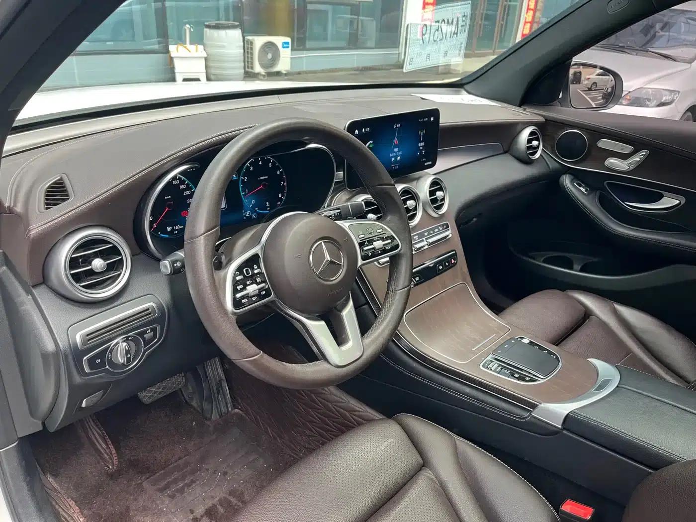 2021 Mercedes-Benz GLC 260 L 4MATIC Luxury — миниатюра 4