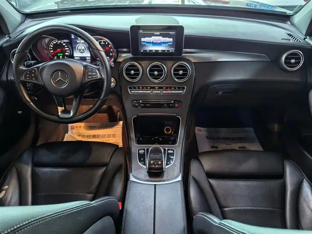2017 Mercedes-Benz GLC 300 4MATIC Dynamic — миниатюра 4