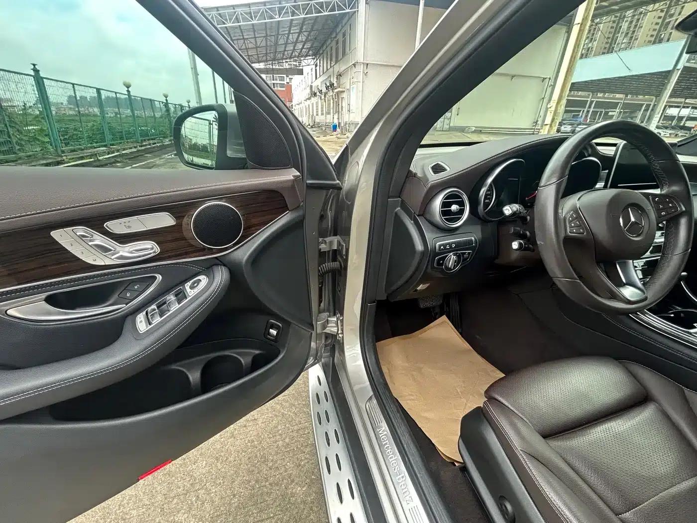 2019 Mercedes-Benz GLC 260 4MATIC Dynamic — миниатюра 15