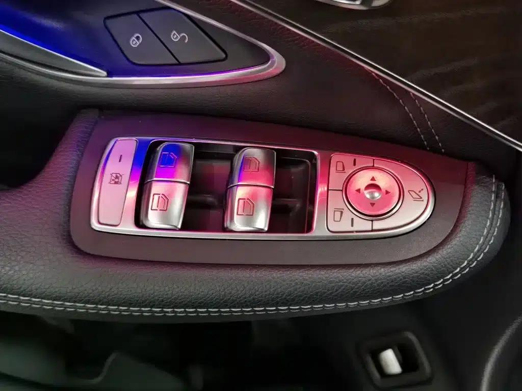 2020 Mercedes-Benz GLC 260 L 4MATIC Luxury — миниатюра 9