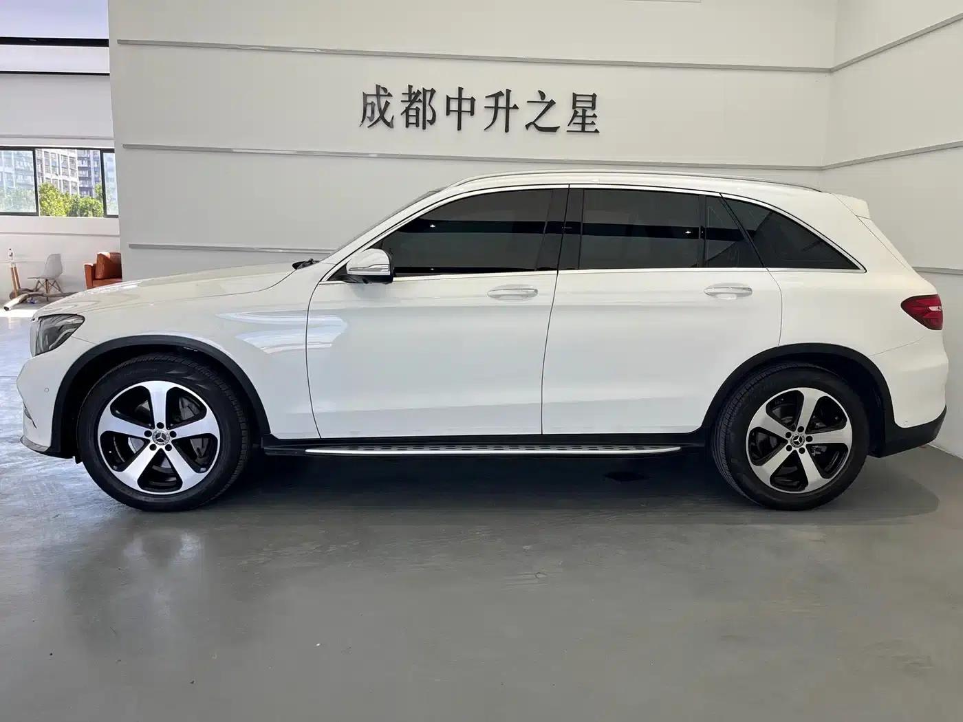 Mercedes-Benz GLC 2019 GLC 260 4MATIC Luxury — миниатюра 3