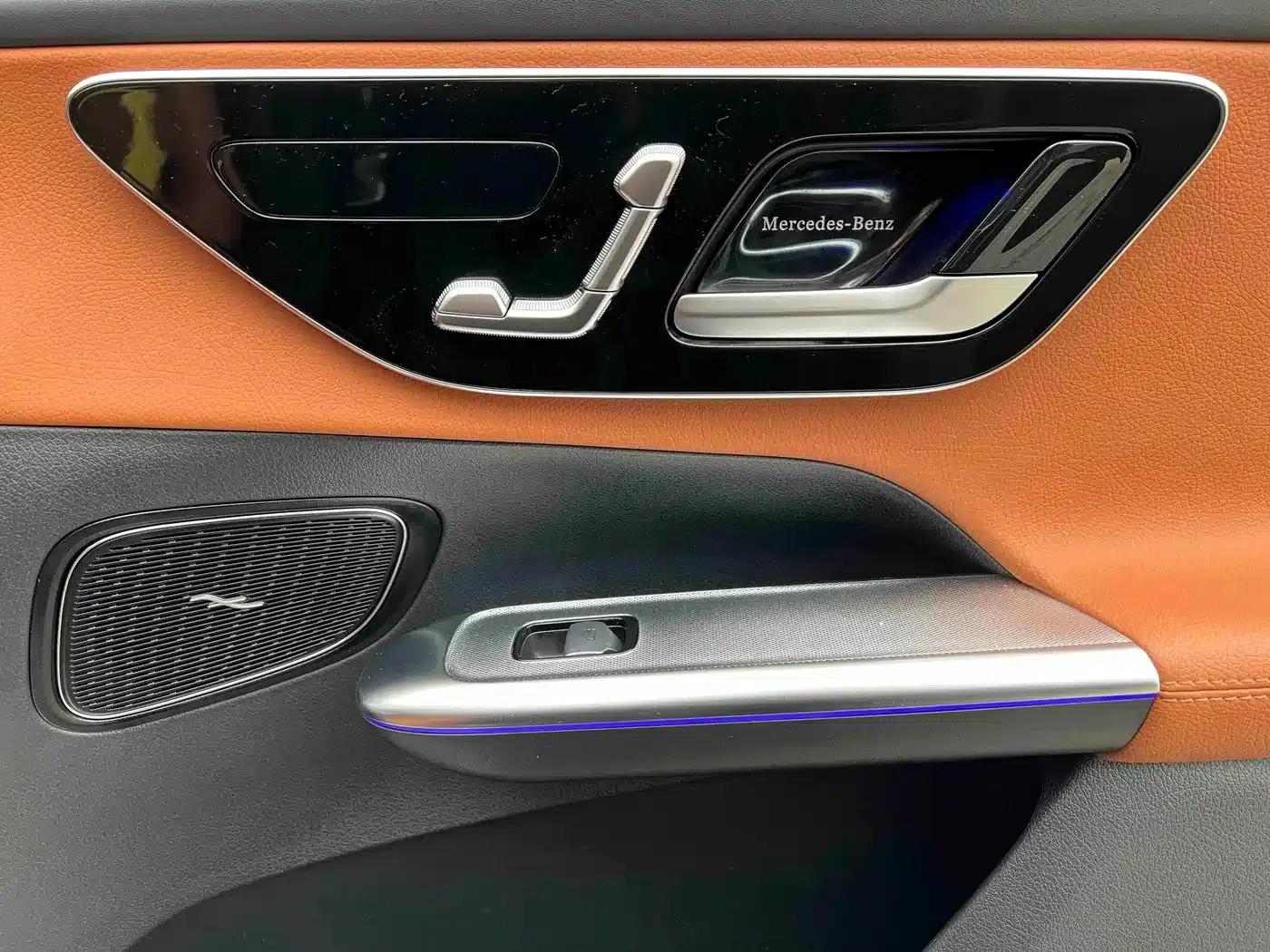 2025 Mercedes-Benz GLC 300 L 4MATIC Dynamic 5-seater — миниатюра 12