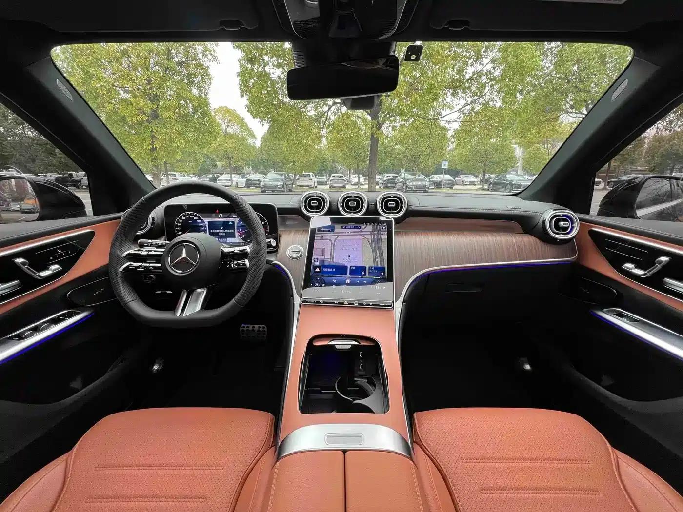2025 Mercedes-Benz GLC 300 L 4MATIC Dynamic 5-seater — миниатюра 8