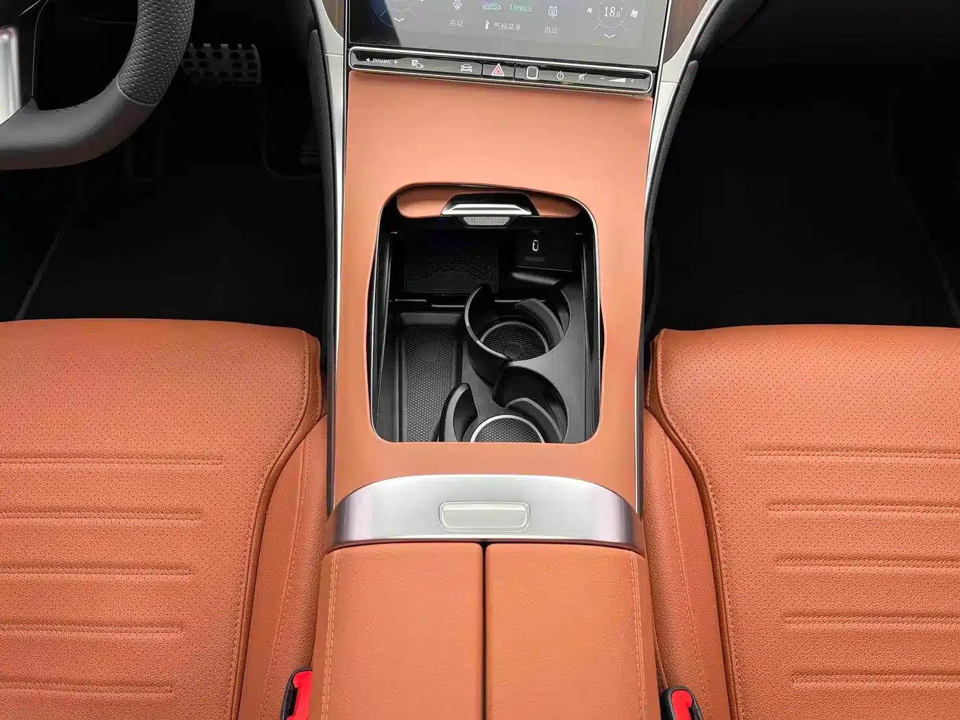 2025 Mercedes-Benz GLC 300 L 4MATIC Dynamic 5-seater — миниатюра 10
