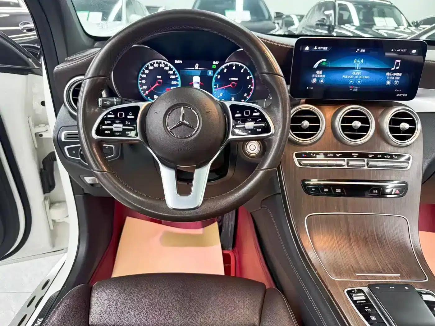 2021 Mercedes-Benz GLC 300 L 4MATIC Dynamic — миниатюра 18