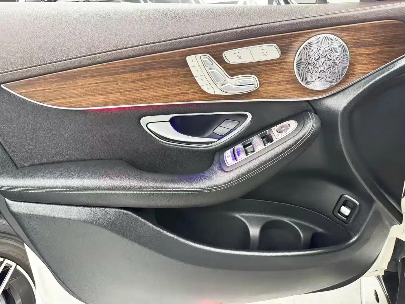 2021 Mercedes-Benz GLC 300 L 4MATIC Dynamic — миниатюра 10