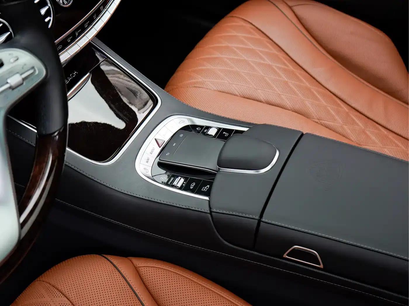 Maybach S-Class 2020 S 450 4MATIC Collector's Edition — миниатюра 11