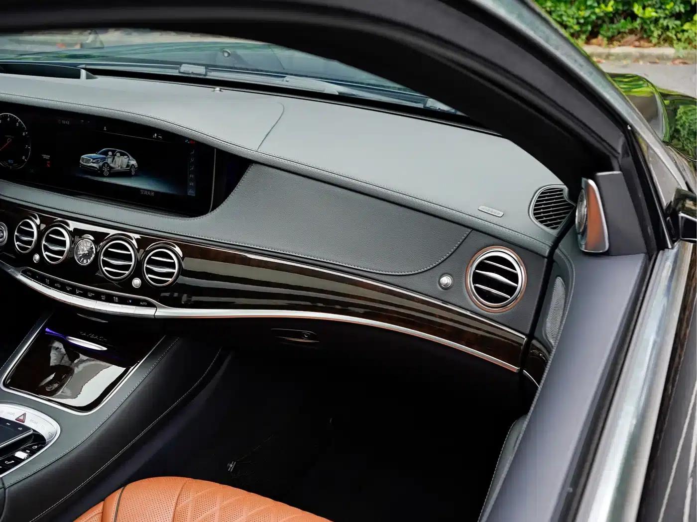 Maybach S-Class 2020 S 450 4MATIC Collector's Edition — миниатюра 16