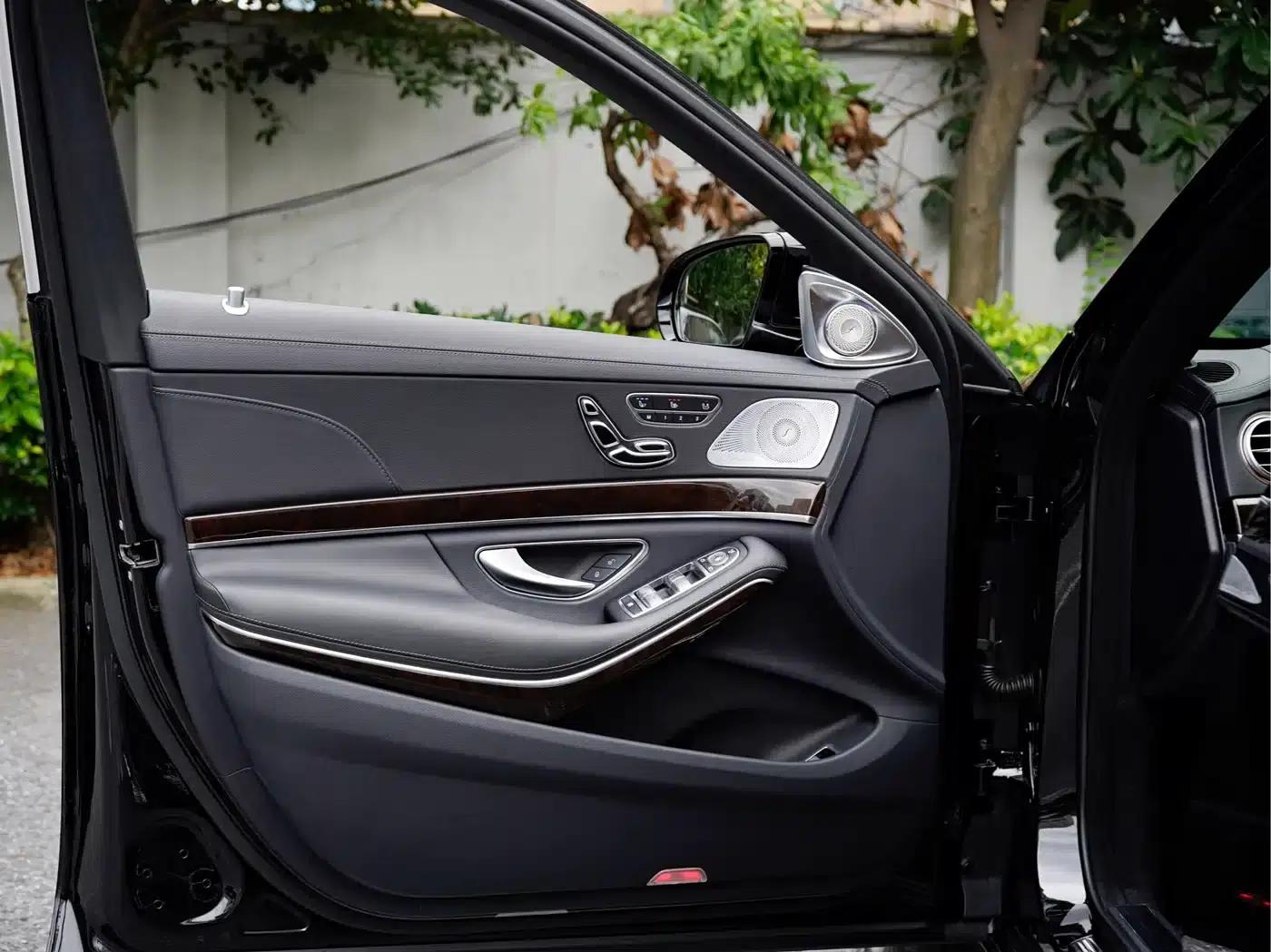Maybach S-Class 2020 S 450 4MATIC Collector's Edition — миниатюра 10