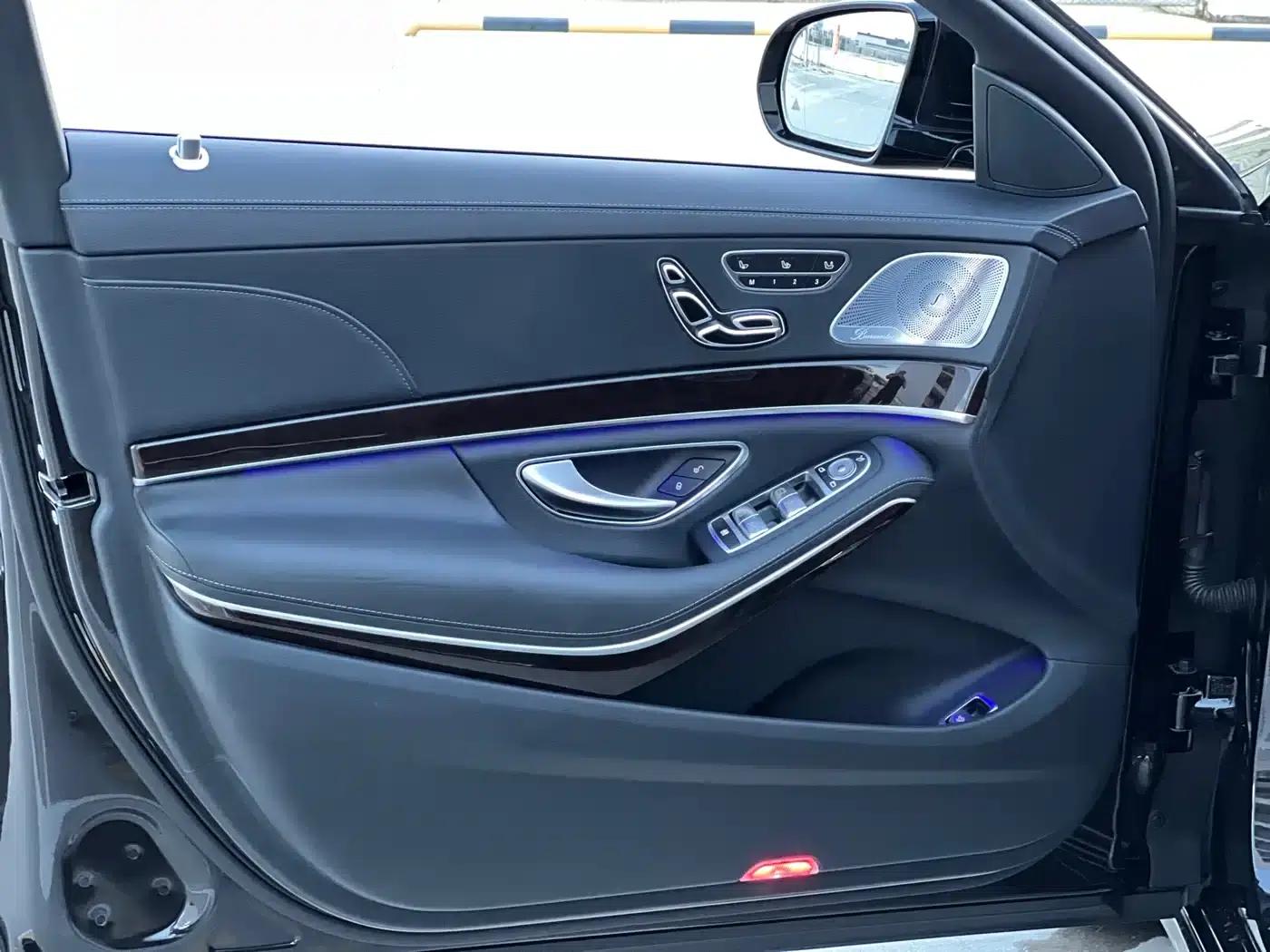 Maybach S-Class 2020 S 450 4MATIC Collector's Edition — миниатюра 13