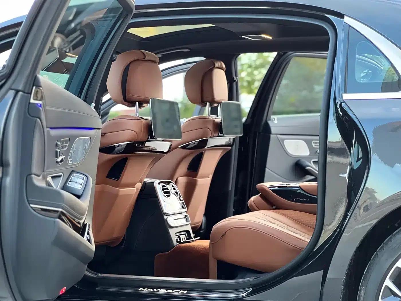 Maybach S-Class 2020 S 450 4MATIC Collector's Edition — миниатюра 5