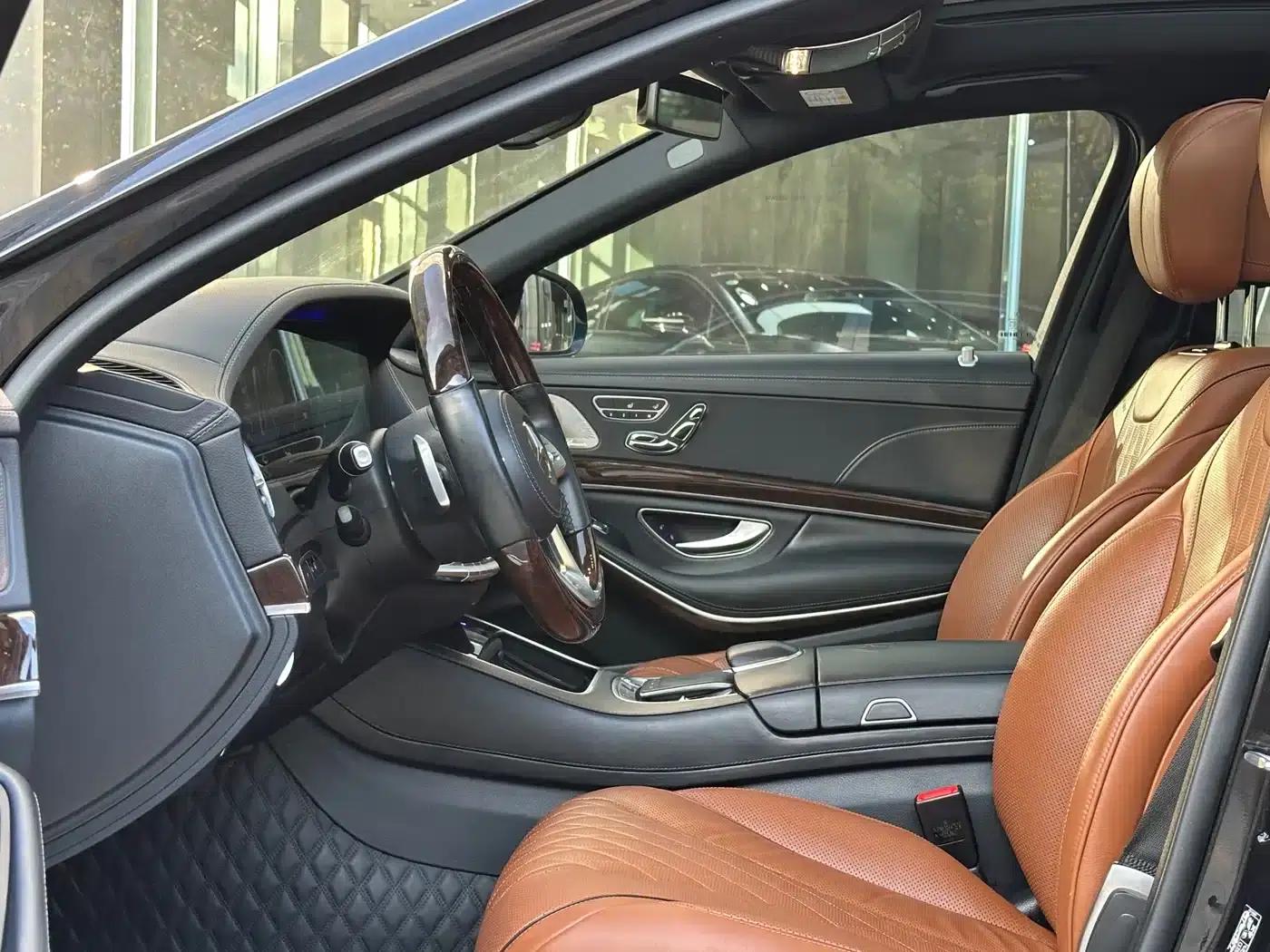 Maybach S-Class 2020 S 450 4MATIC Collector's Edition — миниатюра 4