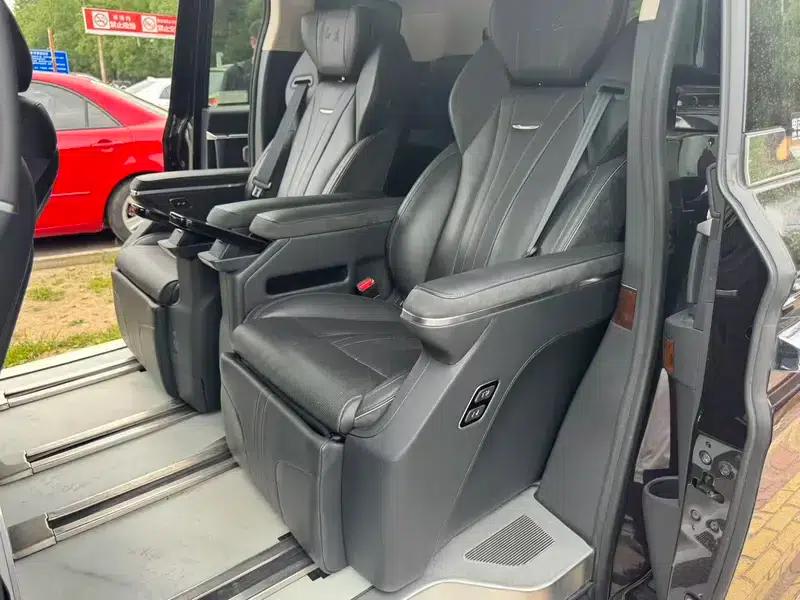 Hongqi HQ9 PHEV 2024 AWD Luxury Edition — миниатюра 13