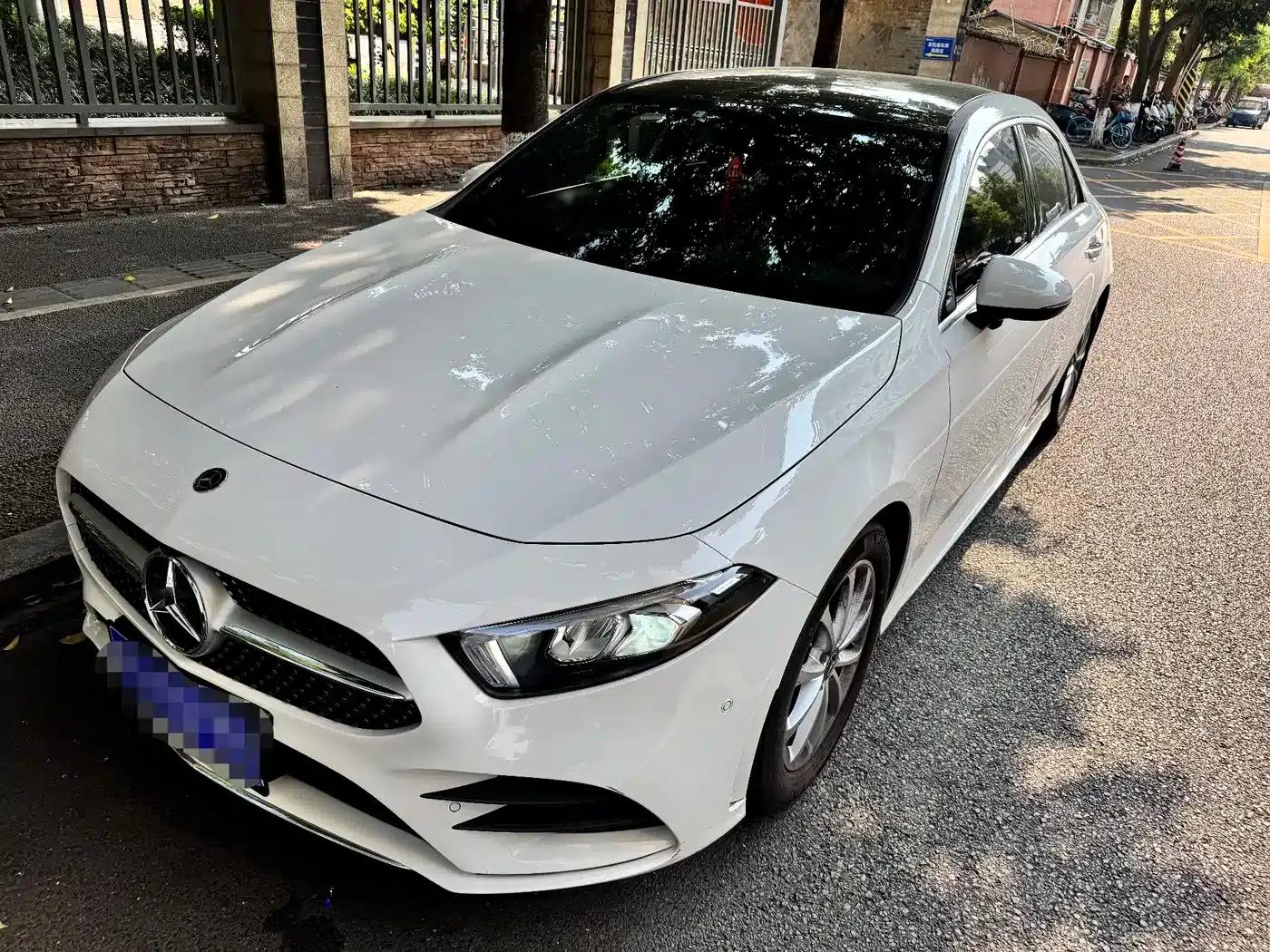 Mercedes-Benz A-Class 2020 Facelift A 200 L Sport Sedan Fashion Model — миниатюра 1