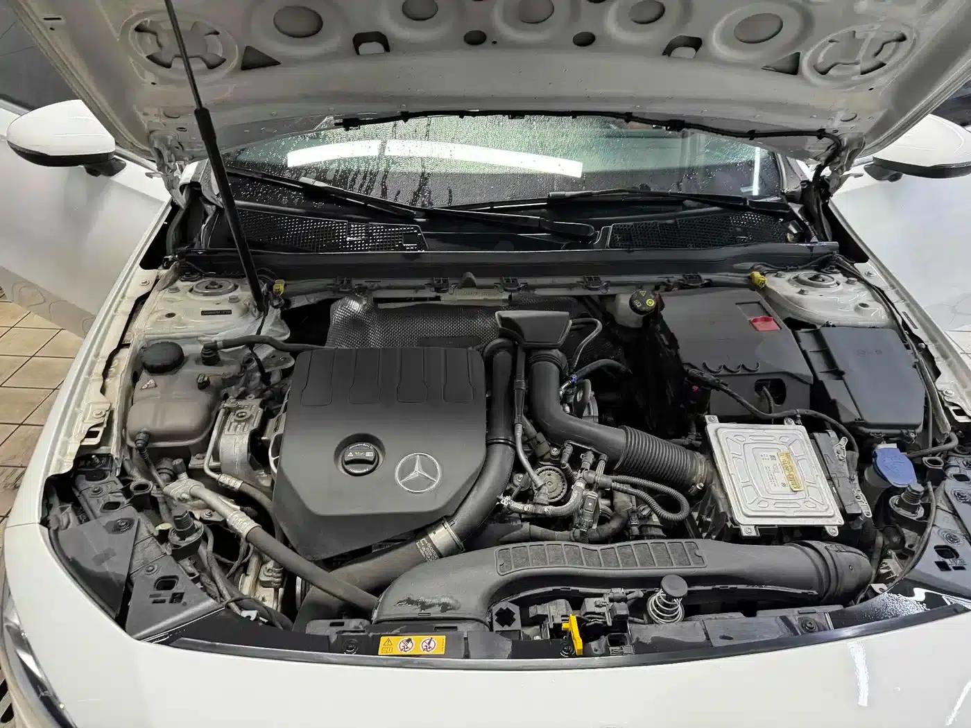 Mercedes-Benz A-Class 2020 Facelift A 200 L Sport Sedan Fashion Model — миниатюра 6