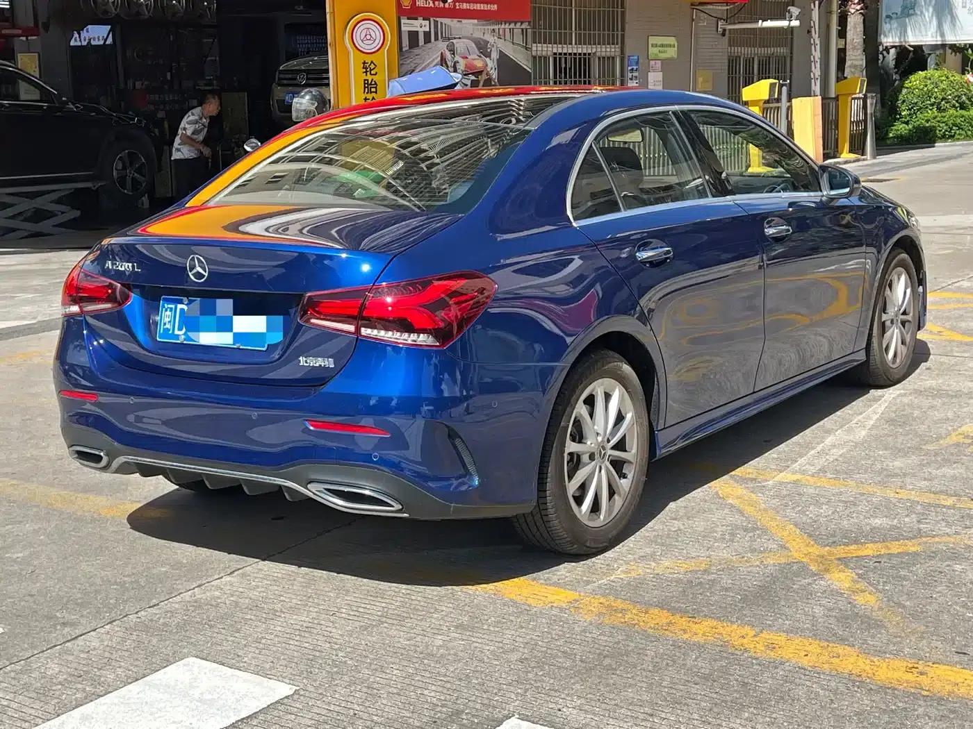 2021 Mercedes-Benz A-Class A 200 L Sport Sedan Dynamic — миниатюра 4