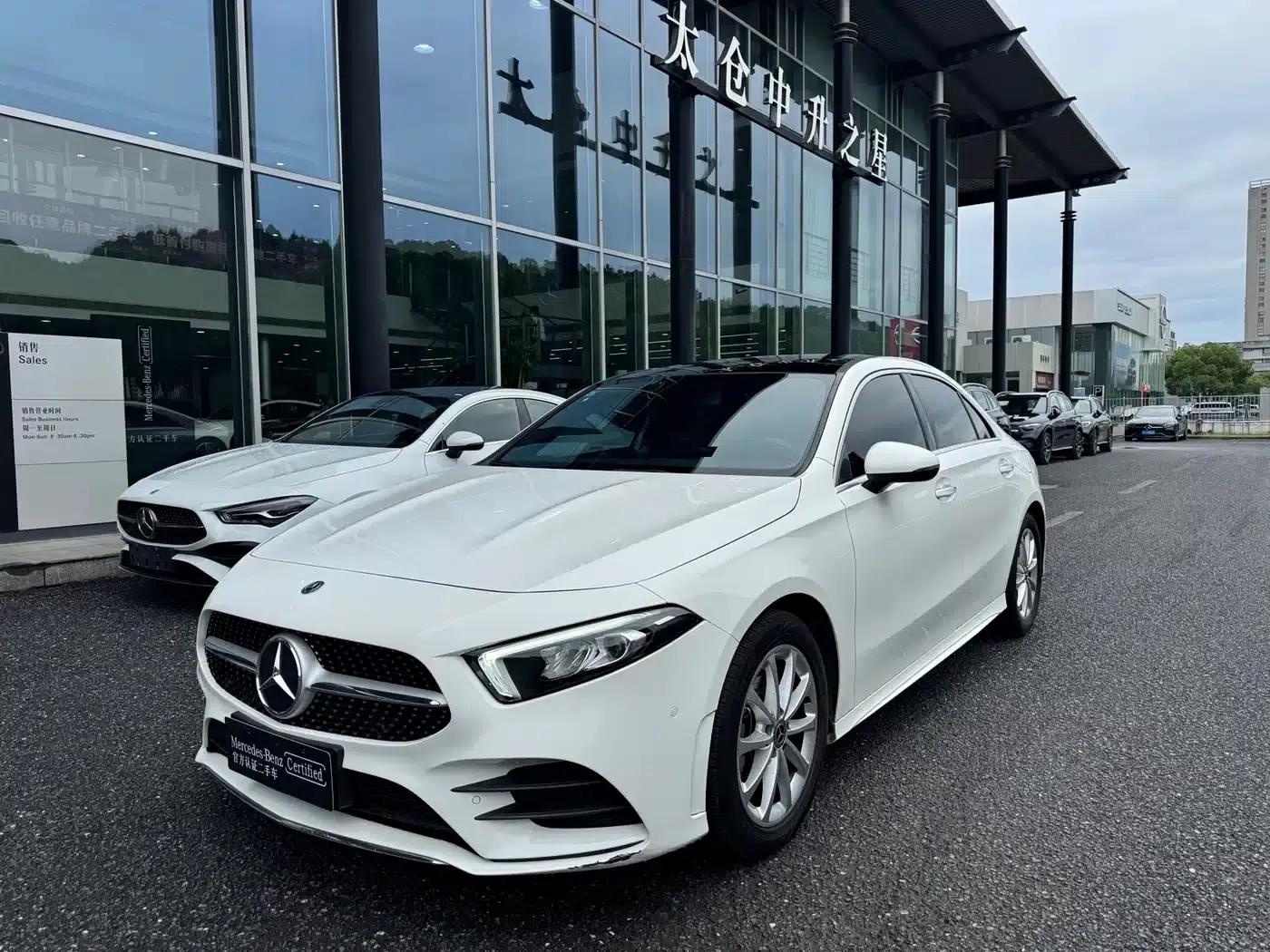 Mercedes-Benz A-Class 2020 Facelift A 200 L Sport Sedan Fashion Model — миниатюра 1