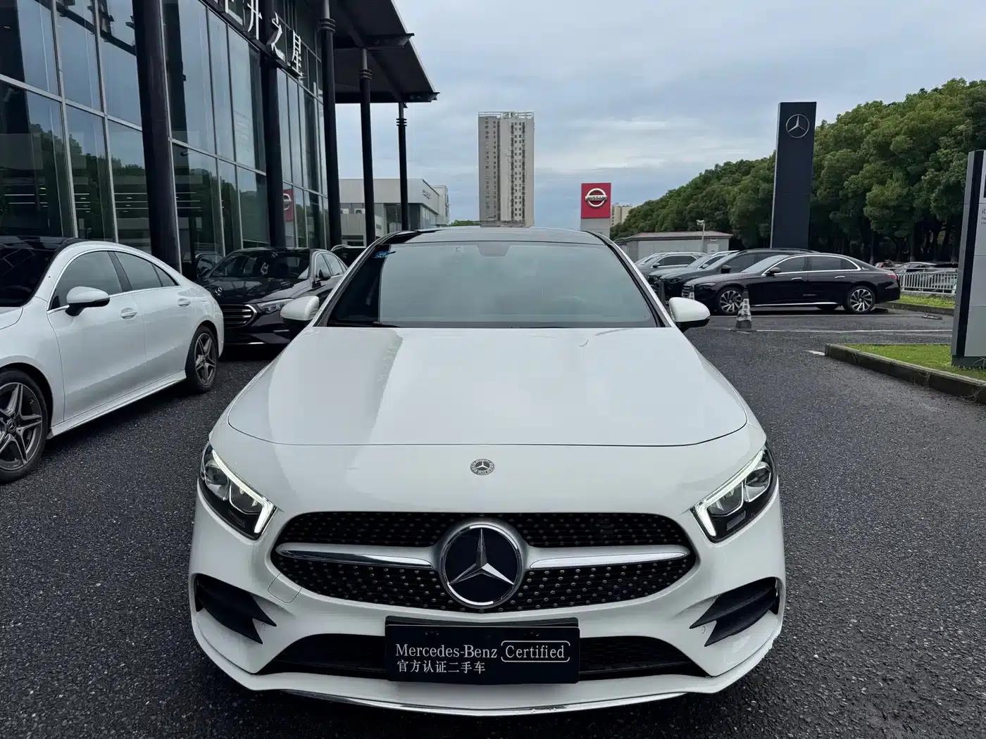 Mercedes-Benz A-Class 2020 Facelift A 200 L Sport Sedan Fashion Model — миниатюра 2