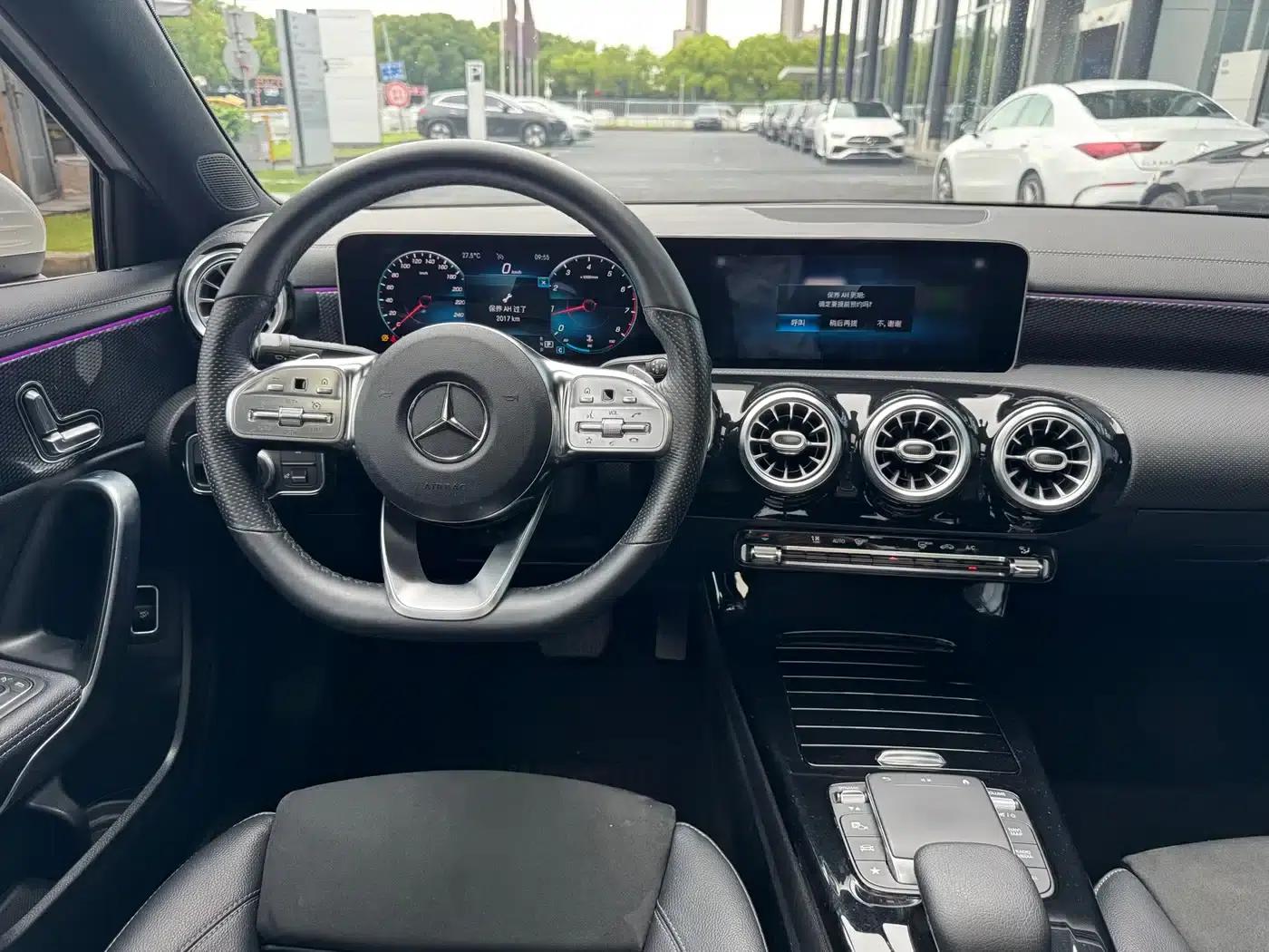Mercedes-Benz A-Class 2020 Facelift A 200 L Sport Sedan Fashion Model — миниатюра 11