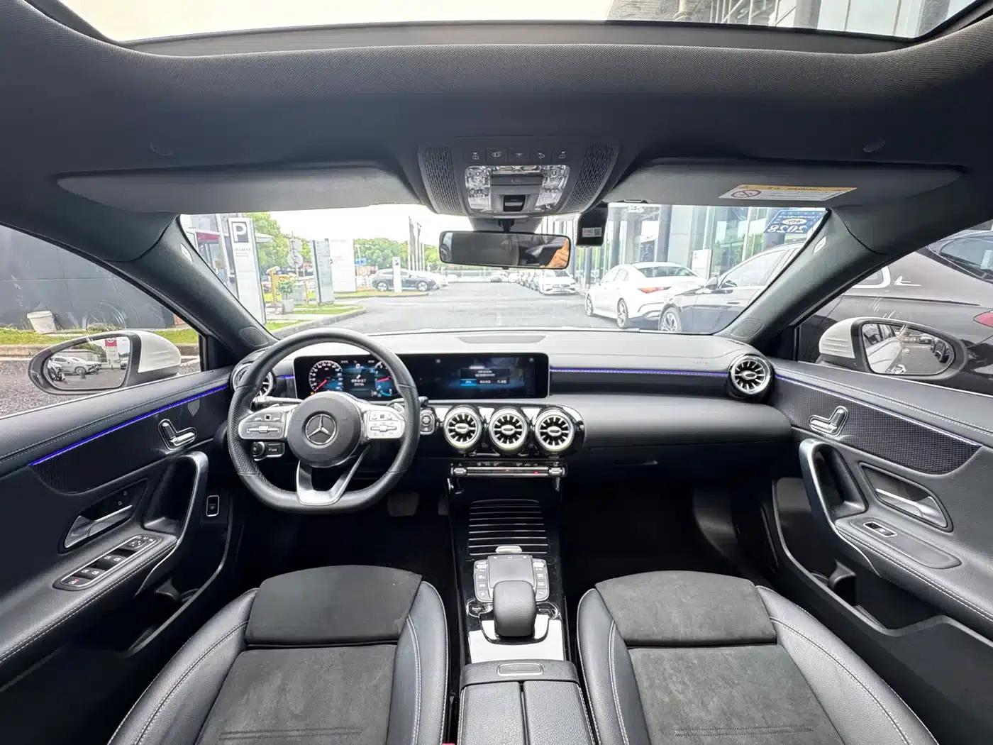 Mercedes-Benz A-Class 2020 Facelift A 200 L Sport Sedan Fashion Model — миниатюра 12