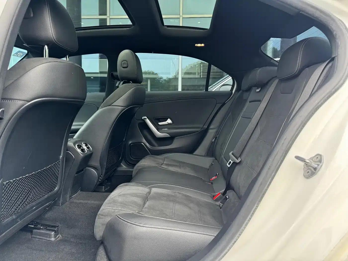 Mercedes-Benz A-Class 2020 Facelift A 200 L Sport Sedan Fashion Model — миниатюра 14